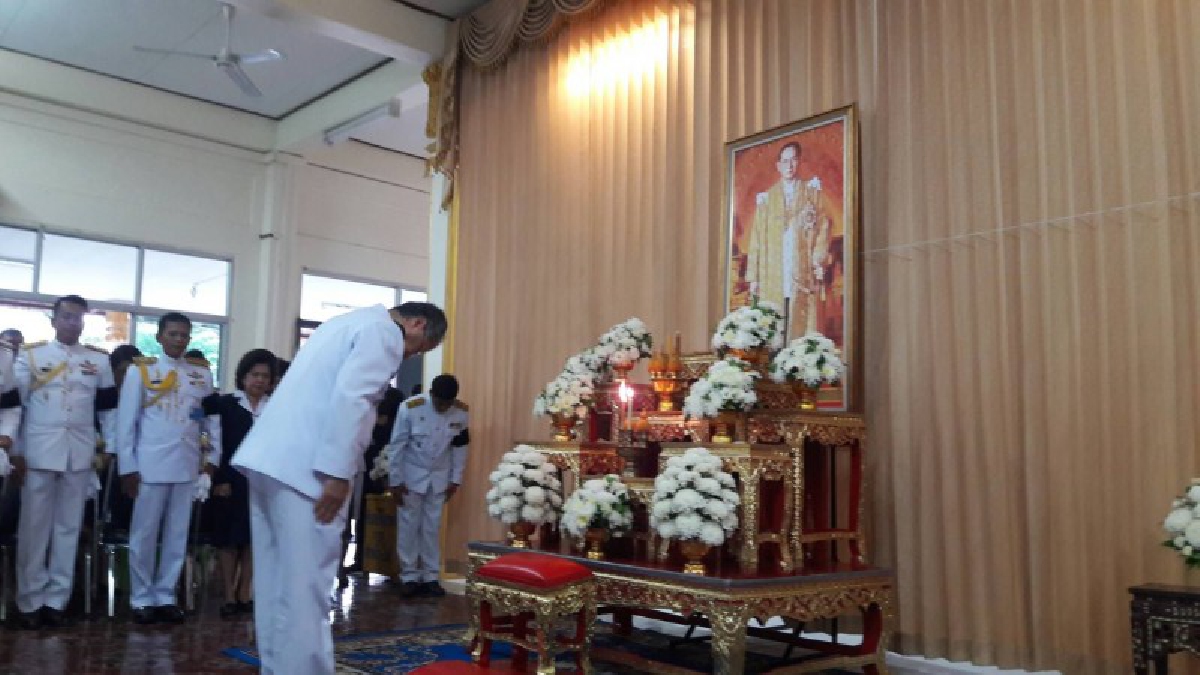 สุรินทร์ !! จัดพิธีบำเพ็ญกุศล ถวายเป็นพระราชกุศลแด่ พระบาทสมเด็จพระปรมินทรมหาภูมิพลอดุลยเดช บรมนาถบพิตร สวรรคตครบ 1 ปี