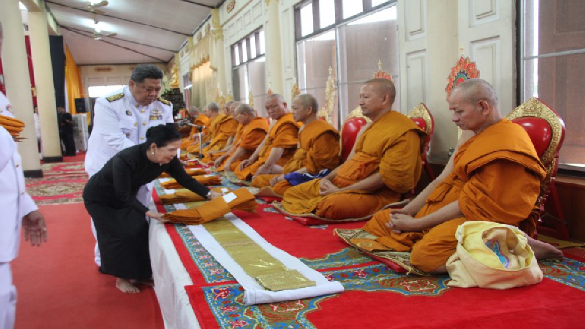 ผู้นำ 3 ศาสนา กรุงเก่า ทำบุญ ครบรอบ 1 ปี วันสวรรคต ถวายเป็นพระราชกุศลแด่ พระบาทสมเด็จพระปรมินทรมหาภูมิพลอดุลยเดช บรมนาถบพิตร(ดูคลิป)