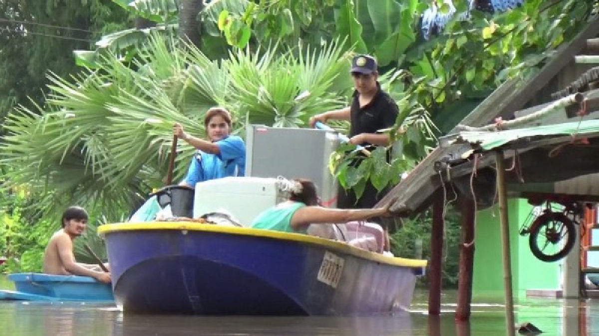 #อพยพด่วน..!! โผงเผงอ่วม หลังน้ำขึ้น ไหลทะลักเข้าท่วมบ้านชั้นบน ต่างเร่งอพยพหนีตาย..!?