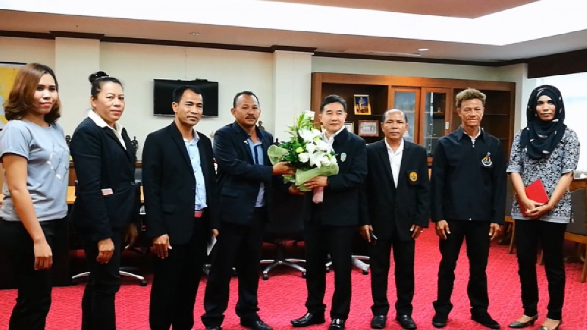 #ร่วมมือกันหาทางออก..!! นายกฯมัคคุเทศก์ ตบเท้าเข้าพบผู้ว่าฯ หารือปัญหาธุรกิจนำเที่ยว..!?