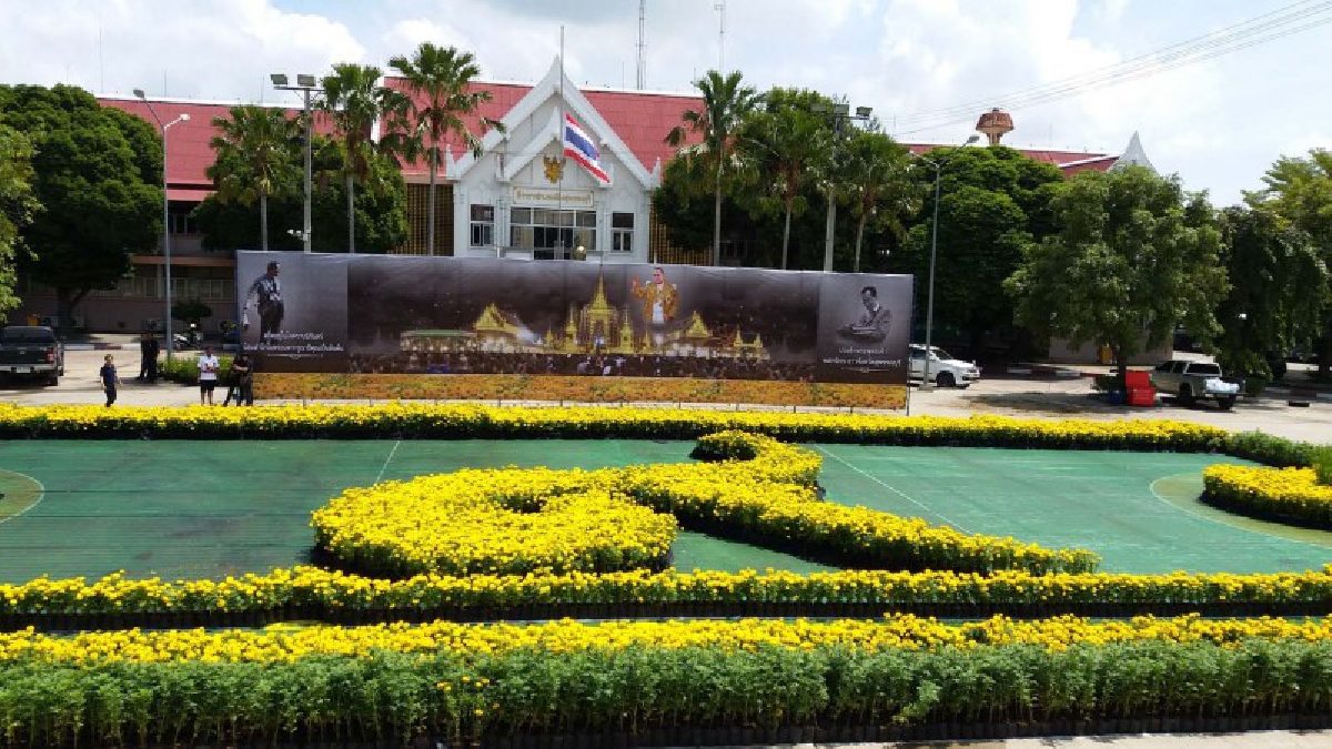 จับมือกันร่วมทำความดี..!! กลุ่มจิตอาสาเฉพาะกิจ เมืองสุพรรณบุรี จัดสวน เทิดภักดิ์ รักพ่อหลวงของแผ่นดิน..!!