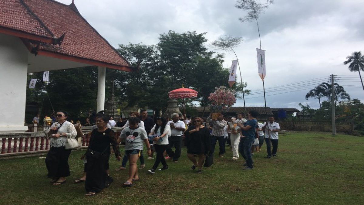 จังหวัด ตราด. . . และ อีก 6 จังหวัด จำนวนกว่า300 คน  ร่วมพิธีทอดกฐินเกาะช้าง ชวนทำดีเพื่อพ่อ ยอด จตุปัจจัยทั้งสิ้นจำนวนกว่า 7แสน บาท(มีคลิป)