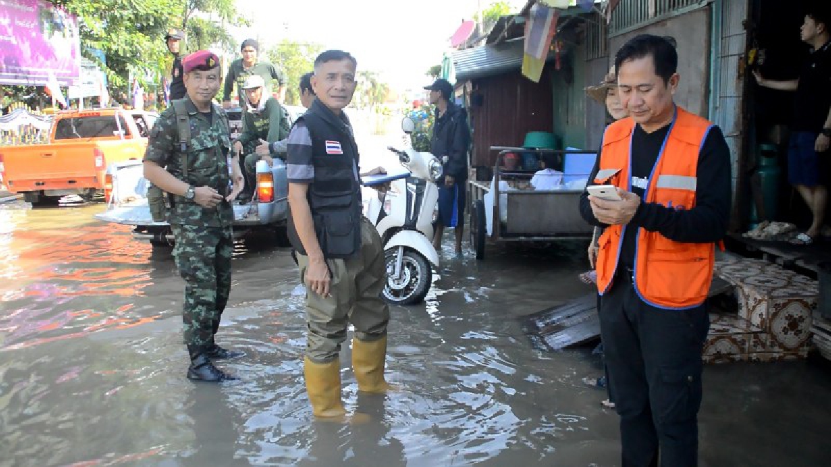 พ่อเมืองกรุงเก่าลั่น สั่งป้องกันตลาดเก่าบ้านแพนสุดฤทธิ์ หลังจากน้ำล้นทะลัก (ชมคลิป)