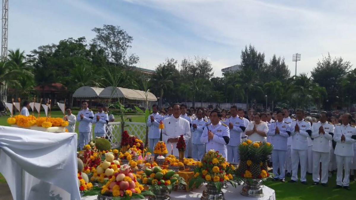 รับบุญยิ่งใหญ่..!! ศรีราชาจัดพิธีบวงสรวง ซุ้มถวายดอกไม้จัทน์ ประจำอำเภอศรีราชา (มีคลิป)
