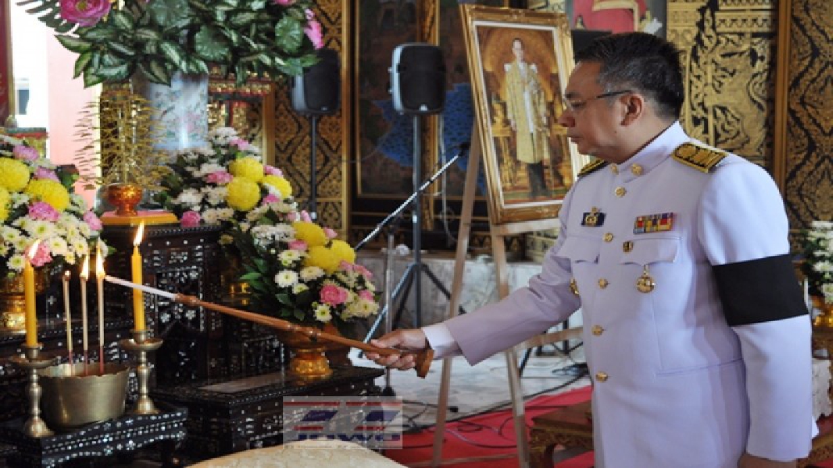 สุราษฎร์ธานี..! อุปสมบทหมู่ 89 รูป ถวายเป็นพระราชกุศลแด่ในหลวง ร.9 ด้านผู้การตำรวจ ประชุมซักซ้อมเตรียมพร้อมรับมือวันสำคัญ (มีคลิป)