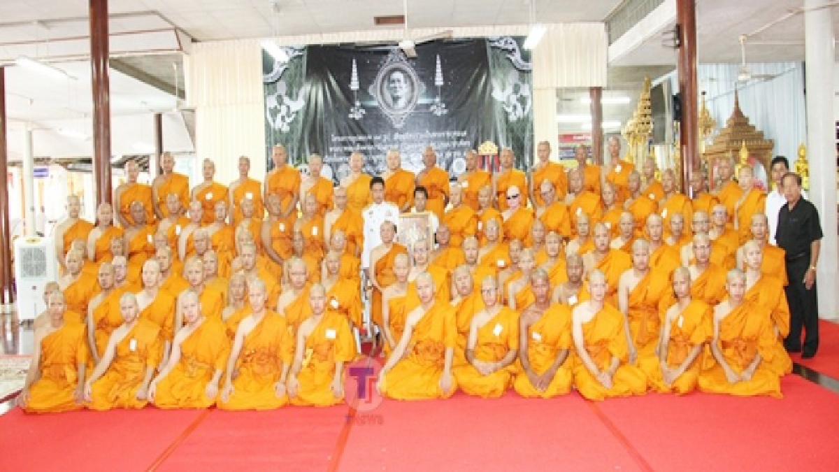 ระยอง !! จัดอุปสมบท จำนวน 89 รูป ถวายเป็นพระราชกุศลแด่พระบาทสมเด็จพระปรมินทรมหาภูมิพลอดุลยเดช (คลิป)