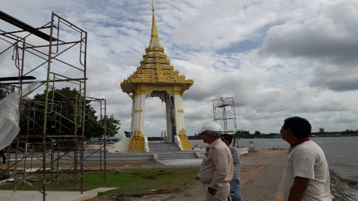 จังหวัดกระบี่ . . . เตรียมส่งมอบในการก่อสร้างพระเมรุมาศในช่วงบ่ายวันนี้ การก่อสร้างเตาเผาดอกไม้จันทน์แล้วเสร็จ กว่า ร้อยละ 70 แล้ว