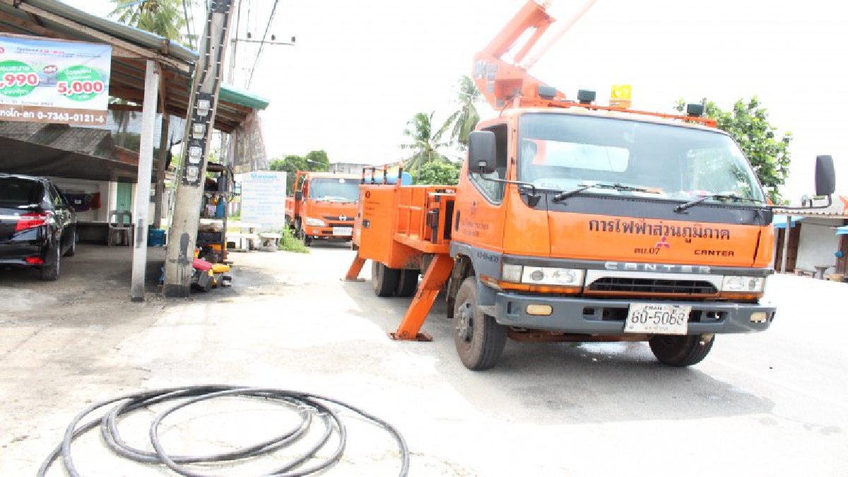 การไฟฟ้าส่วนภูมิภาค-องค์การโทรศัพท์ อ.ตากใบ ซ่อมแซม จนใช้การได้ตามปกติแล้ว ญาติผู้เสียชีวิตรุดเดินทางรับศพที่รพ.นราธิวาส (คลิป)