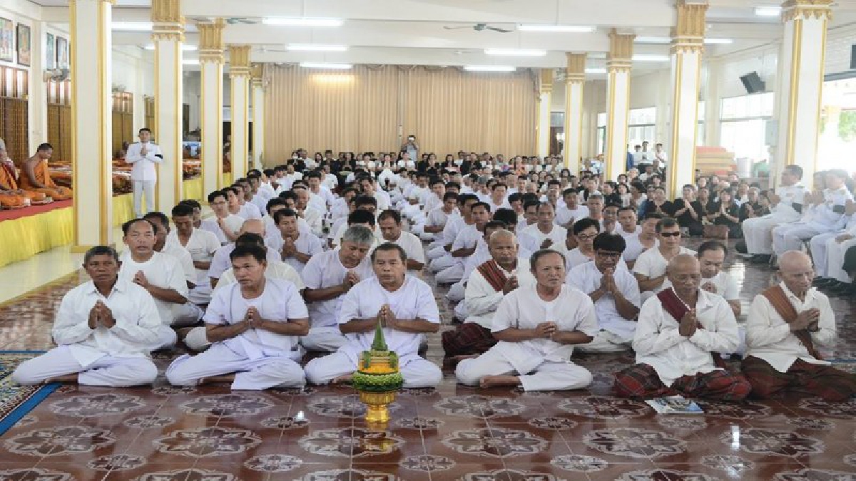สุรินทร์ จัดพิธีอุปสมบทถวายเป็นพระราชกุศล แด่พระบาทสมเด็จพระปรมินทรมหาภูมิพลอดุลยเดช บรมนาถบพิตร จำนวน 553 รูป