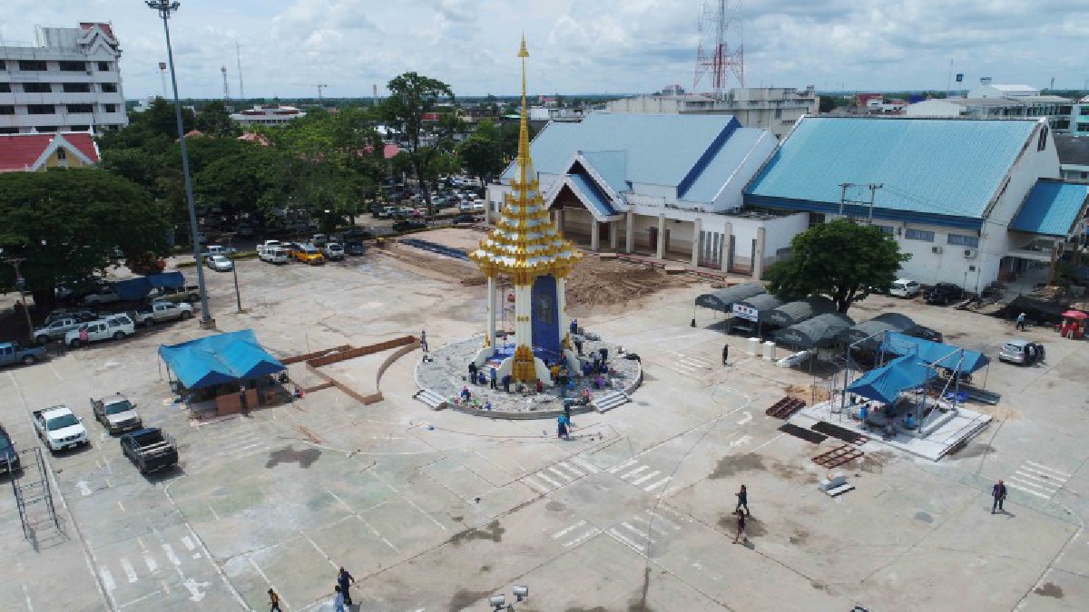 กาฬสินธุ์!! ดอกดาวเรืองกว่า 100,000 ต้นตกแต่งพระเมรุมาศจำลอง เสร็จสิ้นเรียบร้อยแล้ว 100% จิตอาสาเริ่มเข้าพื้นที่ปรับแต่งภูมิทัศน์..!?