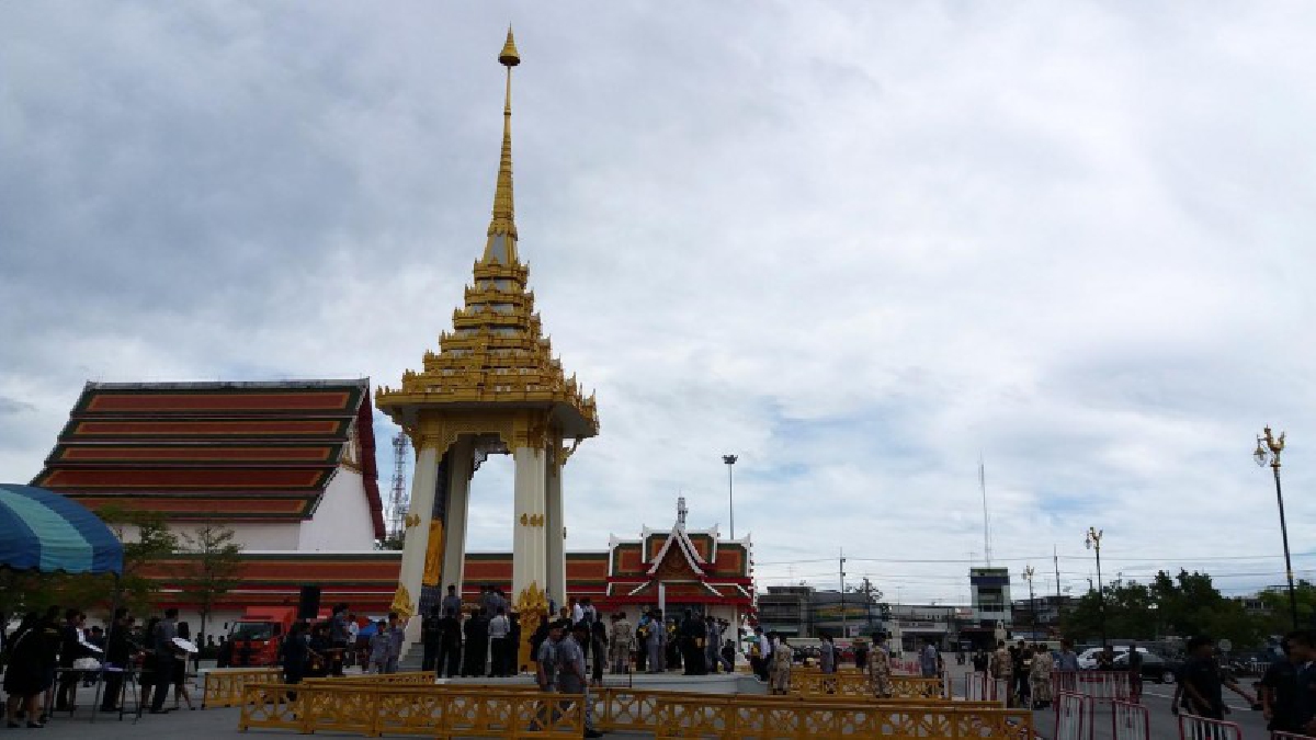 ผู้ว่าฯสุพรรณบุรี..!! ตรวจความพร้อม พิธีถวายดอกไม้จันทน์ ยืนยันพระเมรุมาศพร้อมแล้ว 100 % (มีคลิป)