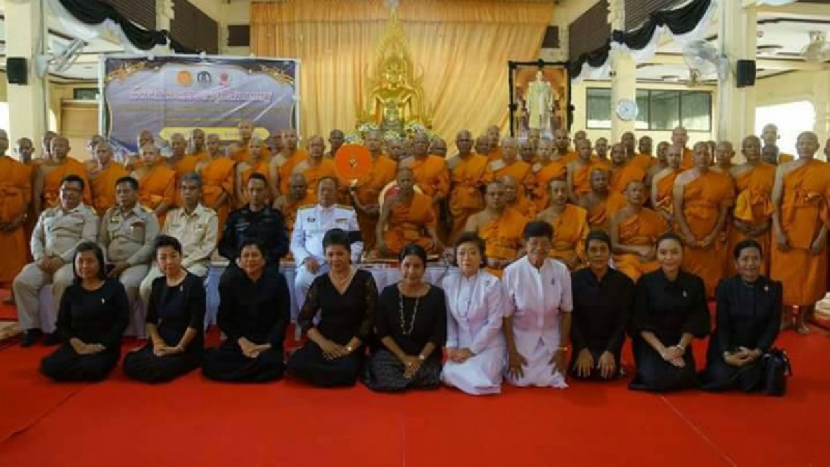 ทำเพื่อพ่อหลวง..!! ข้าราชการและประชาชนชาวนราธิวาสร่วมอุปสมบทหมู่ ถวายเป็นพระราชกุศลแด่ในหลวง ร.9