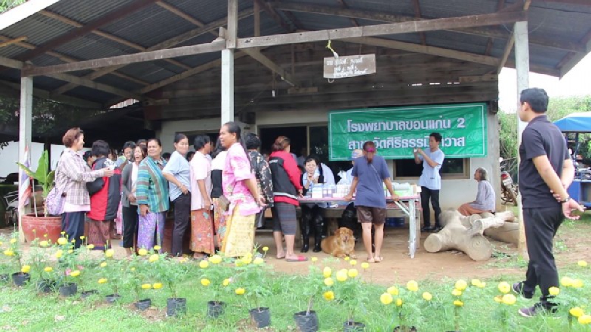 แพทย์โรงพยาบาลขอนแก่น ลงพื้นที่ช่วยเหลือผู้ประสบภัยน้ำท่วมชุมชนริมลำน้ำพอง พร้อมตั้งจุดบริการให้ความช่วยเหลือด้านสุขภาพ-ลดภาวะเครียด