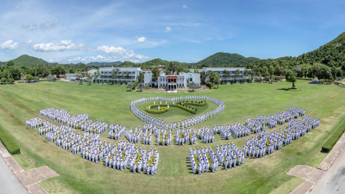 #แปลอักษรสุดสวยงาม..!! นาวิกโยธิน นับพันนาย แปรขบวนแสดงความอาลัย ๙ สถิตในดวงใจตราบนิรันดร์..!?