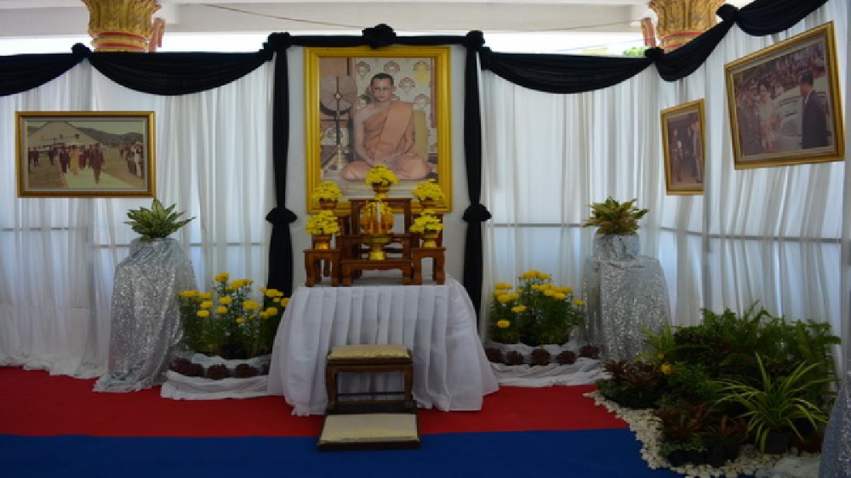 ชาวอำเภอทุ่งสง ร่วมบรรพชาอุปสมบทหมู่ ถวายเป็นพระราชกุศล ในหลวงรัชกาลที่ 9