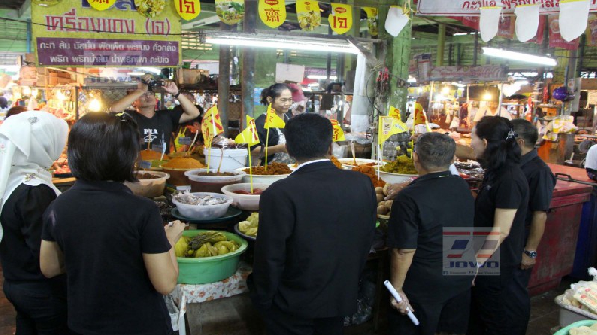 พาณิชย์นำทีมลงสุ่มตรวจราคาสินค้าช่วงกินเจ ผู้ประกอบการให้ความร่วมมืออย่างดี  เผย..ราคาผักบางชนิดจะต้องปรับราคาสูงขึ้นตามท้องตลาด (คลิป)