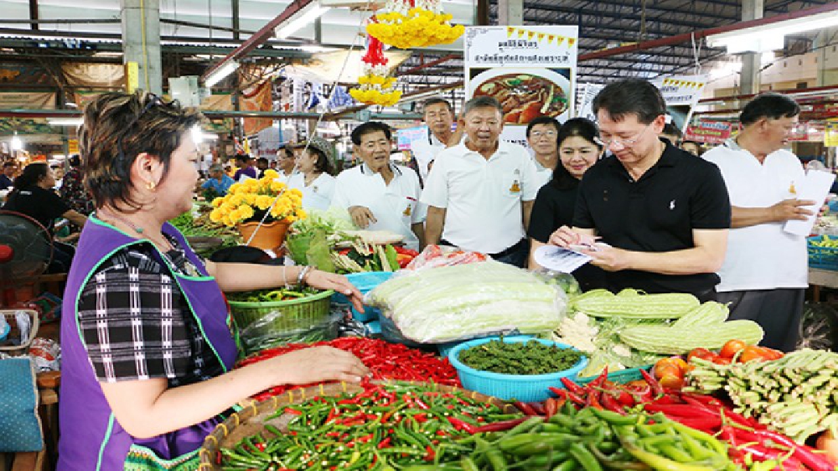 เทศกาลกินเจ จับจ่ายซื้อพืชผักตลาดสดคึกคัก สินค้าขยับราคาสูงขึ้น อ้าง..น้ำท่วมเป็นเหตุ (คลิป)