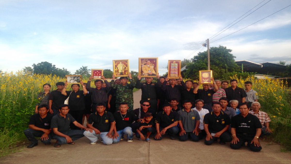 ชาวตำบลวังทอง กำแพงเพชร ร่วมเดินเทิดพระเกียรติ 89 กิโลเมตร ไปตามถนนในหมู่บ้าน เพื่อน้อมรำลึกรำลึกในพระมหากรุณาธิคุณ ในหลวงรัชกาลที่ 9
