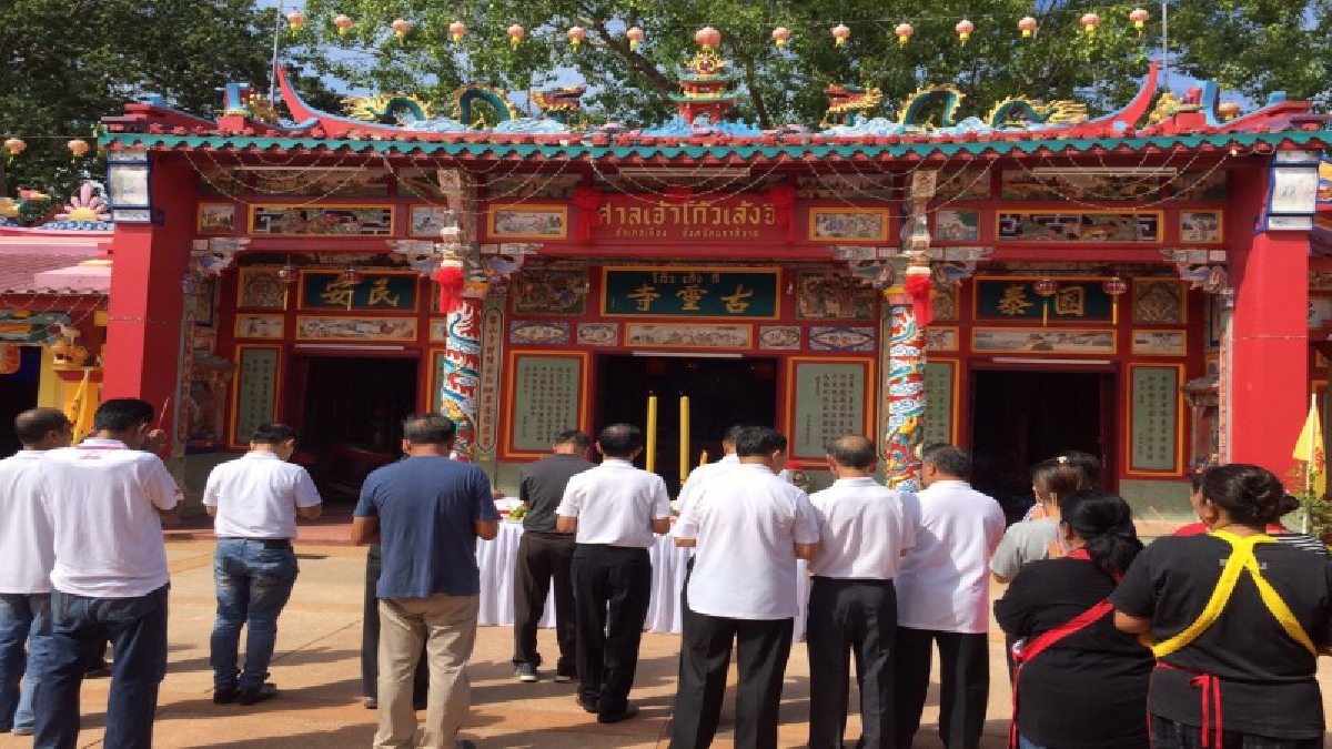 ราคาผักพุ่งต่อเนื่อง..!! บรรยากาศการค้าขายผัก ผลไม้รับเทศกาลกิจเจ นราธิวาสยังไม่คึกคัก ขณะที่ราคาผักขยับขึ้นต่อเนื่อง