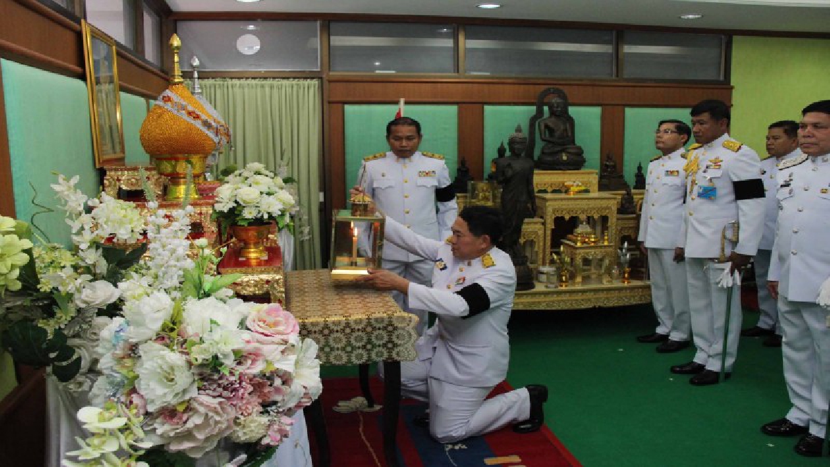กาฬสินธุ์!! ผู้ว่าราชการจังหวัด อัญเชิญไฟหลวงพระราชทานและหีบเพลิงพระราชทาน เก็บรักษาไว้ ณ ศาลากลางจังหวัดกาฬสินธุ์