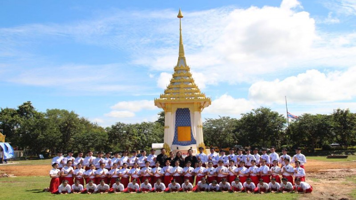 ม.ราชภัฏมหาสารคาม จัดฝึกซ้อมการแสดงมหรสพสมโภช พิธีถวายพระเพลิงพระบรมศพฯ หน้าพระเมรุมาศจำลอง (คลิป)