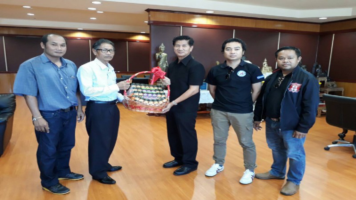 สื่อมวลชนเข้าคารวะผู้ว่าราชการหนองคายคนใหม่ ด้านผู้ว่าฯ ขอบคุณที่นำเสนอข่าวประชาสัมพันธ์โครงการต่างๆ ของจังหวัดให้เป็นที่รู้จักอย่างแพร่หลาย