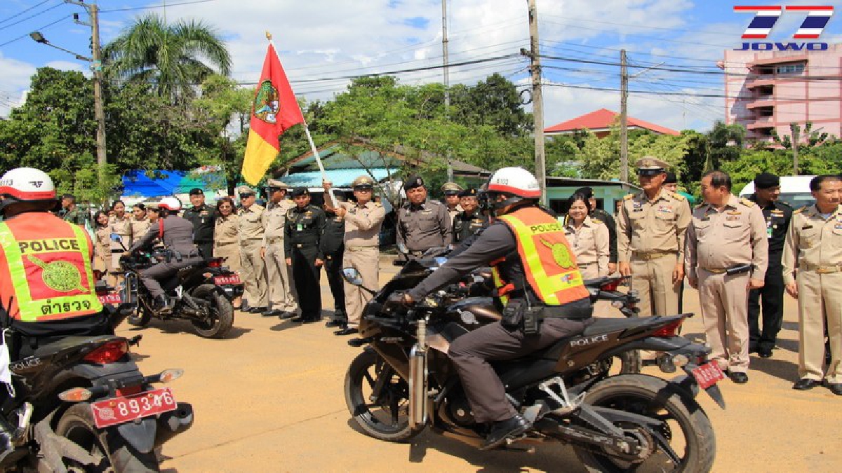 ปราจีนฯ !! พิธีปล่อยแถว กำลังพล จิตอาสารักษาความสงบเรียบร้อยและอำนวยความสะดวกการจราจร เตรียมงานพระราชพิธีถวายพระเพลิงพระบรมศพ (คลิป)