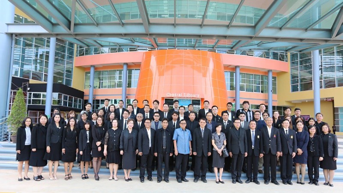 รมต.สำนักนายกฯ มอบนโยบาย มรส.ผนึกกำลัง 38 คูณ 3 สร้างแผ่นดินให้เป็นพลัง นำองค์ความรู้-พัฒนาท้องถิ่น ตามพระราโชบายในหลวงรัชกาลที่ 10 (มีคลิป)