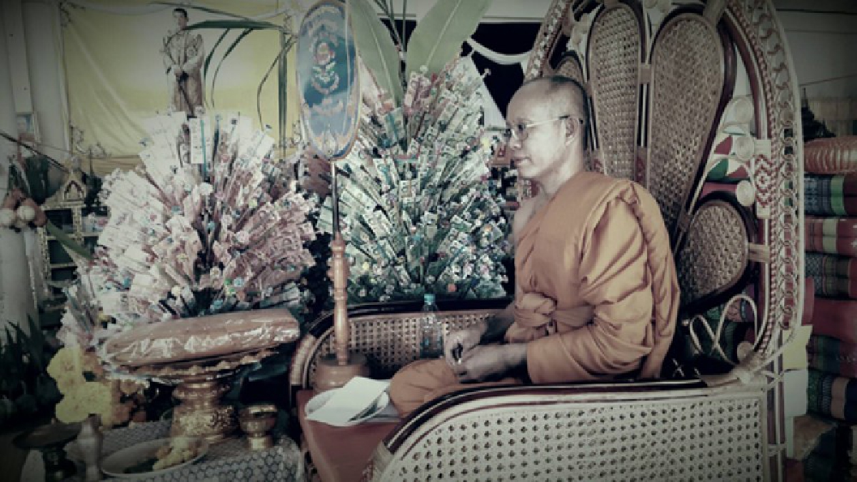 ยโสธร..!! ชาวตำบลหนองคู ร่วมกันทอดกฐินสามัคคี เพื่อน้อมถวายเป็นพระราชกุศลแด่ในหลวง ร.๙ (มีคลิป)