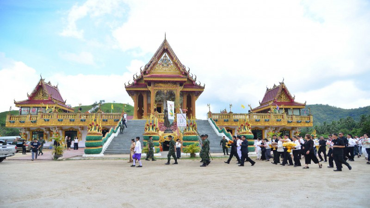 สตง.ร่วมเป็นเจ้าภาพกฐินสามัคคีวัดบ้านหงาว จ.ระนอง