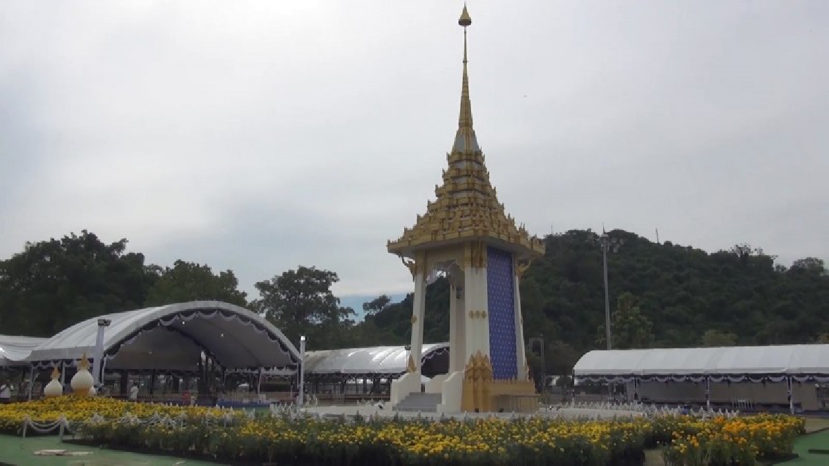 สงขลา..!! เร่งตกแต่งสถานที่ พระเมรุมาศจำลอง เตรียมพร้อมซ้อมใหญ่ พิธีถวายดอกไม้จันทน์ (มีคลิป)