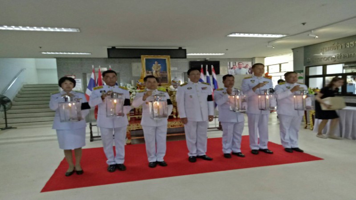 อัญเชิญไฟหลวงพระราชทาน มอบให้นายอำเภอ
