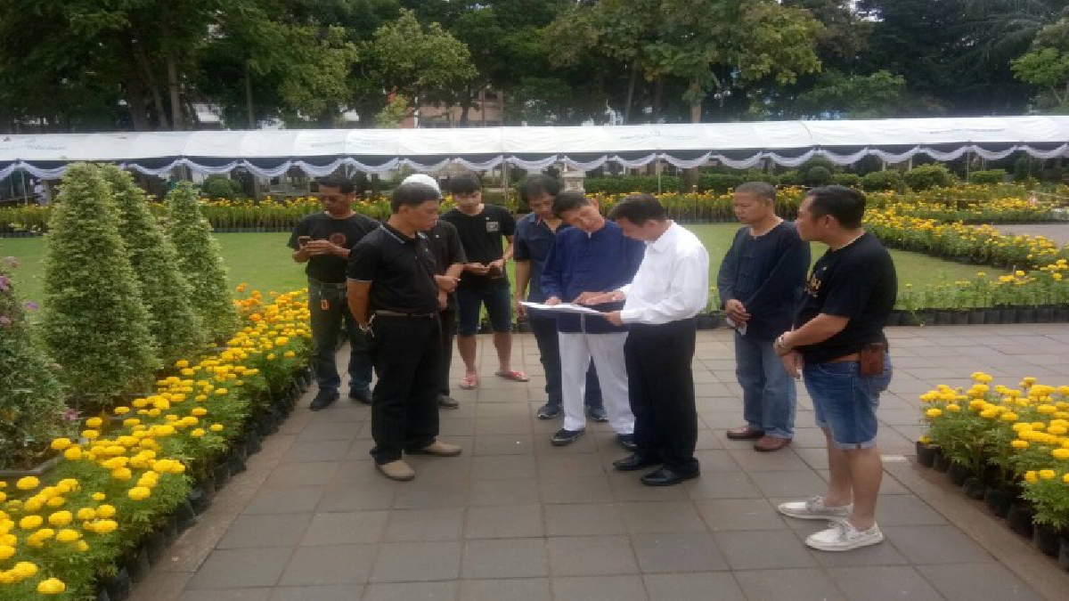 พ่อเมืองแพร่ !! ลงพื้นที่ตรวจการเตรียมความพร้อมในการถวายดอกไม้จันทน์ พร้อมแล้ว 100% ใน 8 อำเภอ