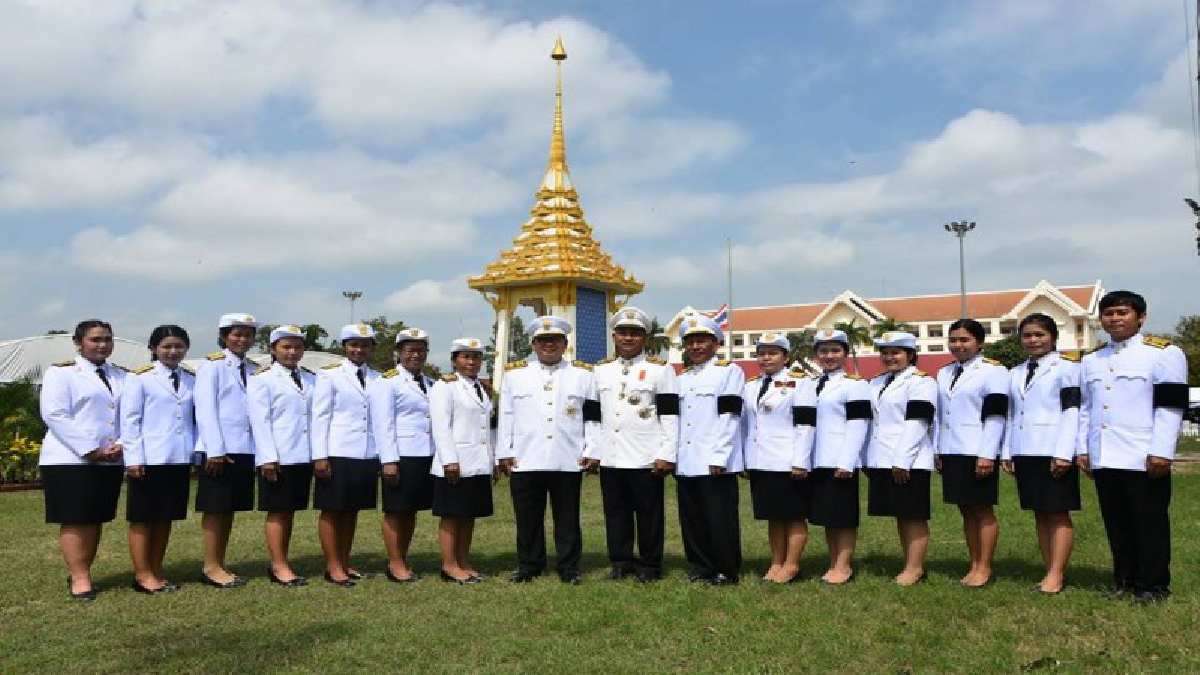 ศรีสะเกษซ้อมใหญ่พิธีถวายดอกไม้จันทน์เสมือนจริง คาดว่าจะใช้เวลาแล้วเสร็จประมาณ 10 ชั่วโมง