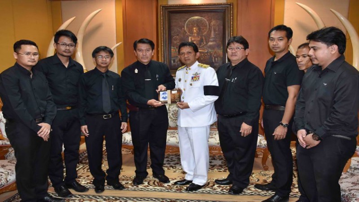 น้อมสำนึกในพระมหากรุณาธิคุณ!!ไปรษณีย์ไทยมอบบัตรภาพผนึกตราไปรษณีย์ยากรพระบรมฉายาลักษณ์ พ่อหลวง ร.9 ให้จังหวัดนครศรีธรรมราช จำนวน 50,000แผ่น