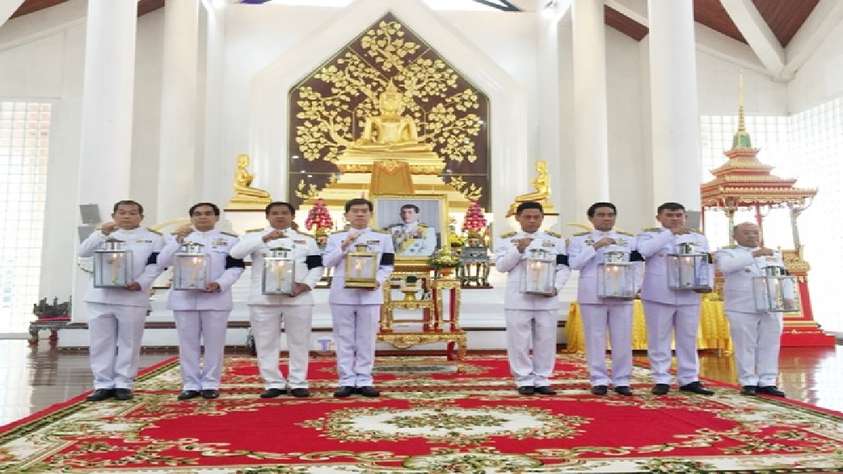 ผู้ว่าฯระยอง อัญเชิญไฟหลวงพระราชทานส่งมอบให้นายอำเภอทั้ง 8 อำเภอ