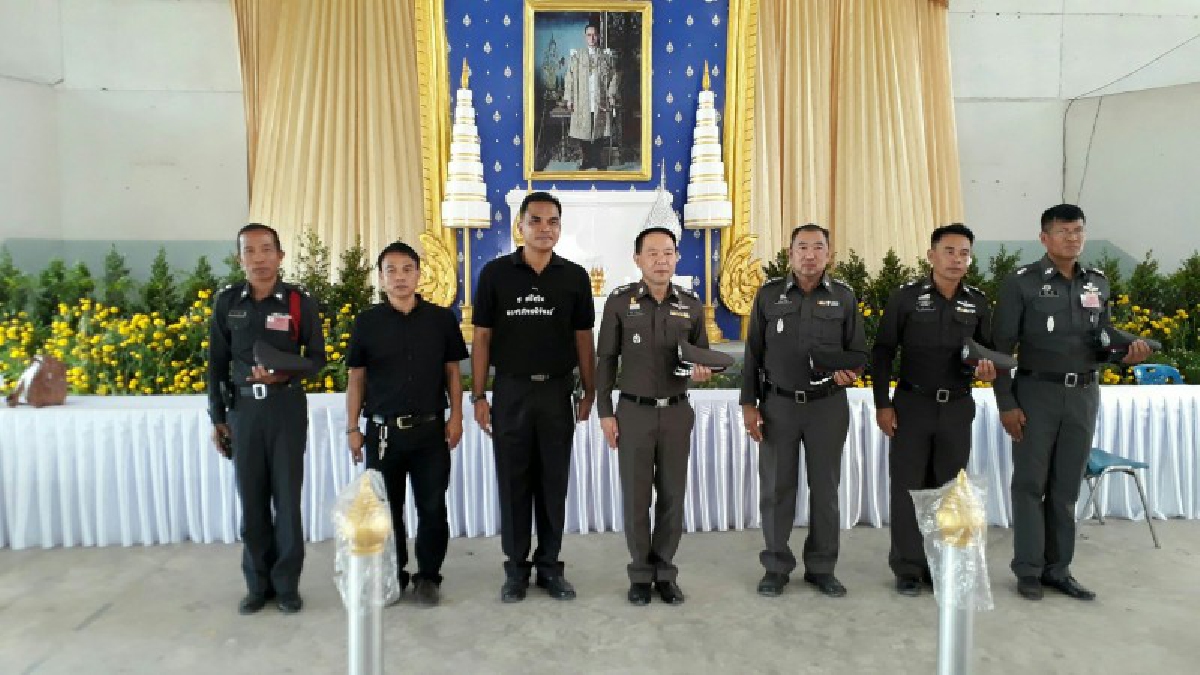 รองผู้บัญชาการตำรวจภูธรภาค 3 รุดตรวจเยี่ยมและให้กำลังใจ จิตอาสาเฉพาะกิจฯ อ.ศรีณรงค์ กว่า 1,500 คน ร่วมทำความสะอาดปรับภูมิทัศน์