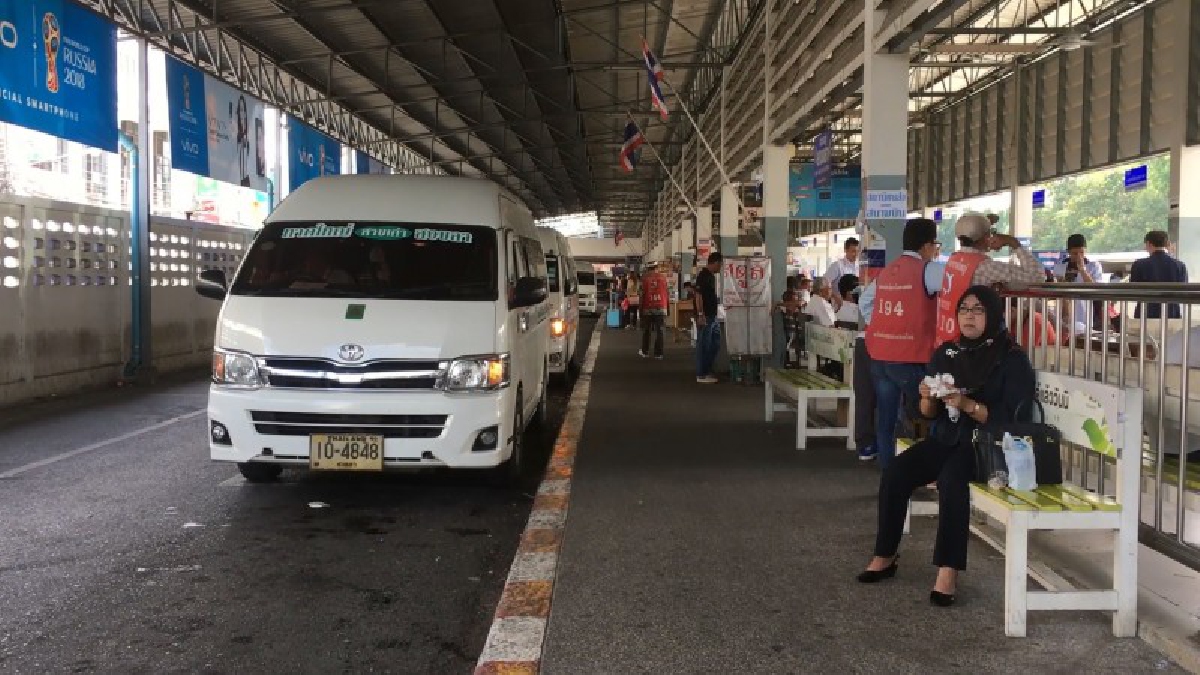 สงขลา..!! เตรียมพร้อมรถโดยสารฟรี รับส่งประชาชน ไปถวายดอกไม้จันทน์ ที่พระเมรุมาศจำลอง (มีคลิป)