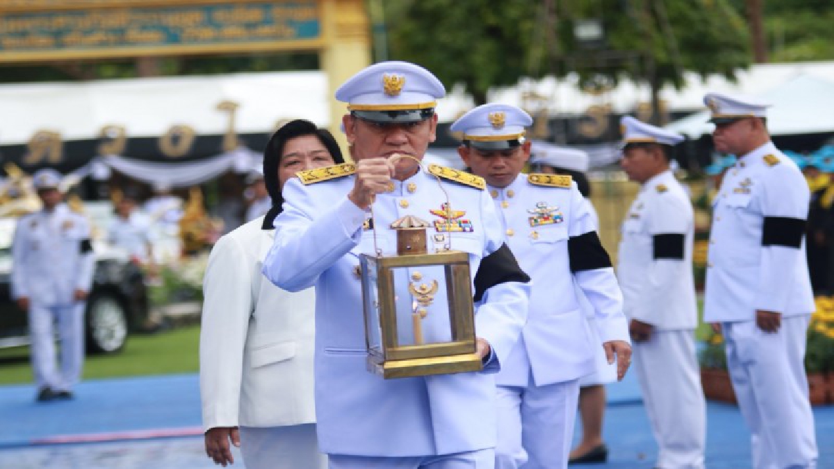 ผวจ.ประจวบฯ อัญเชิญไฟหลวงพระราชทาน และดอกไม้จันทน์ ไปประดิษฐานที่วัดคลองวาฬพระอารามหลวง