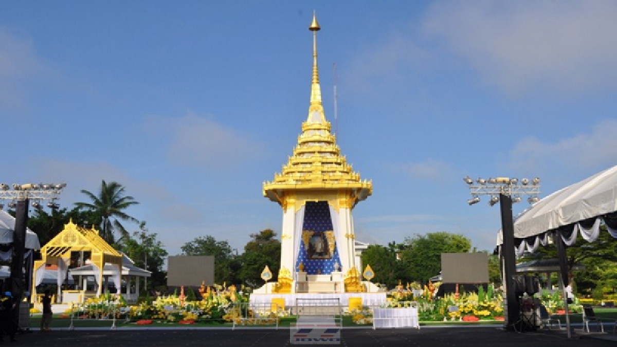  ผู้ว่าฯสุราษฎร์..!! สั่งเร่งปรับภูมิทัศน์รอบๆ พระเมรุมาศจำลอง หลังฝนตกหนัก ยืนยันทุกอำเภอปรับภูมิทัศน์อย่างสมพระเกียรติ (มีคลิป)