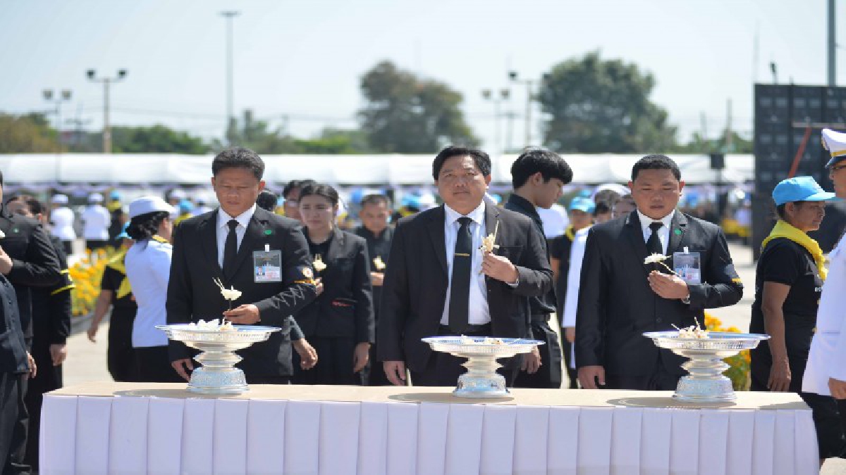 กาฬสินธุ์ทำดีเพื่อพ่อ!! พสกนิกรจัดโรงทาน-รถรับส่งฟรี ถวายเป็นพระราชกุศลในหลวง ร.9