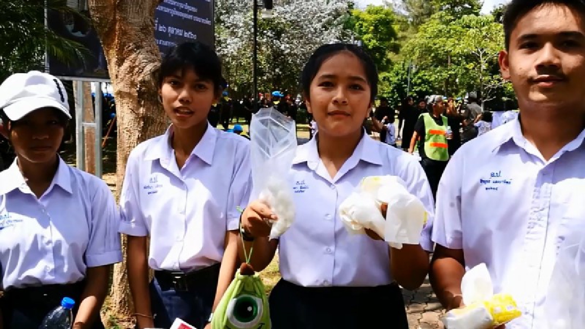 ชาวกระบี่จิตอาสา สุดปลาบปลื้ม บริการประชาชนของพ่อ ที่เดินทางมาจากทุกสารทิศ โดยไม่รู้สึกเหน็ดเหนื่อย