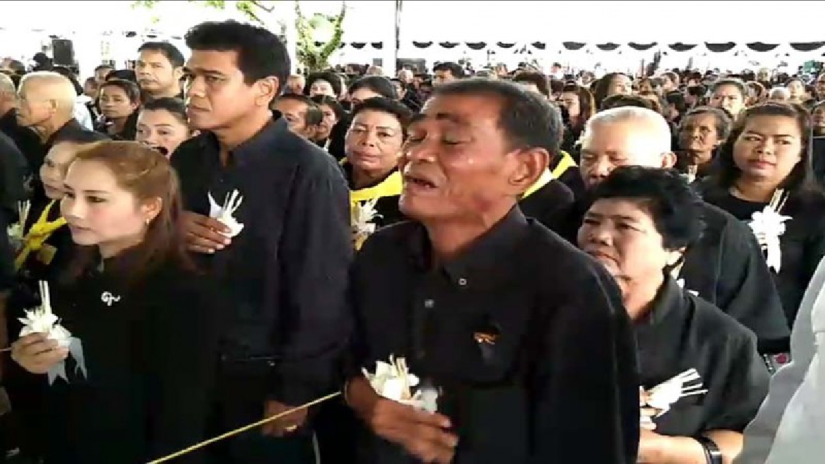 ปล่อยโฮไม่ต้องอาย !! “พ่อหลวง”จากไปเหมือนใจจะขาด จะยึดมั่นดำเนินชีวิตอย่างพอเพียง "พ่อหลวงจะสถิตในใจตลอดไป" (คลิป)