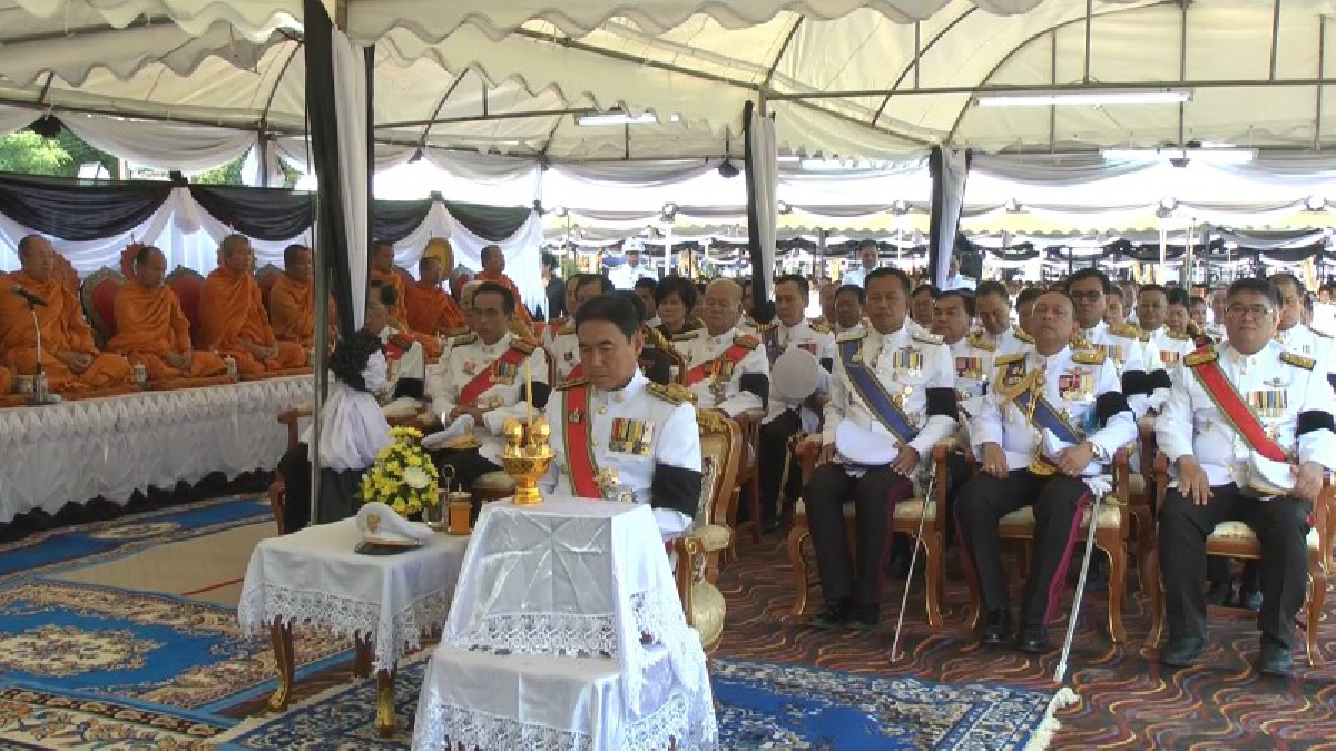 ผวจ.นครพนม นำข้าราชการและพสกนิกรชาวนครพนม ประกอบพิธีบำเพ็ญกุศลแด่พระบาทสมเด็จพระปรมินทรมหาภูมิพลอดุลยเดช บรมนาถบพิตร (คลิป)