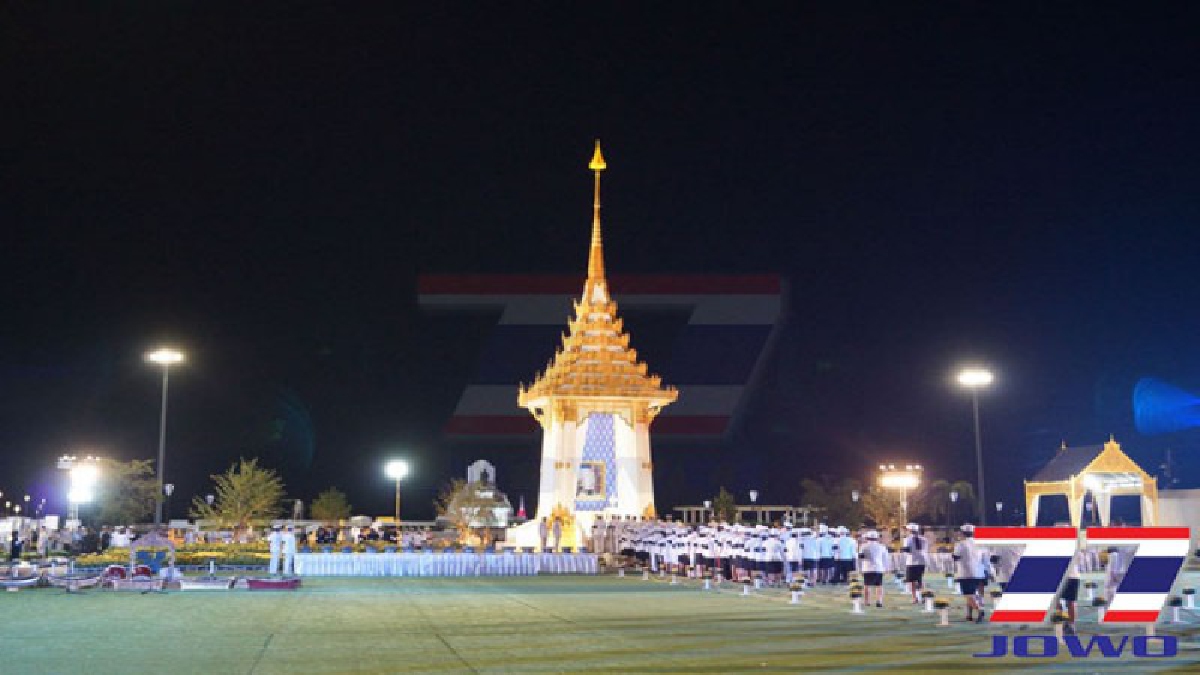 พสกนิกรชาวสมุทรปราการ ร่วมใจถวายดอกไม้จันทน์ งานพระราชพิธีถวายพระเพลิงพระบรมศพ อย่างสมพระเกียรติ (มีคลิป)