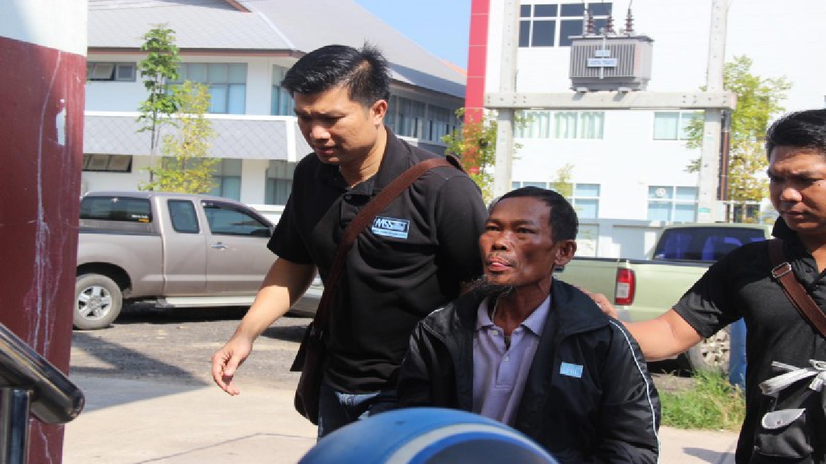ตร.ตามรวบตัว "ผัวเมายาบำรุงร่างกาย" คว้าลูกซองจ่อยิงศีรษะภรรยาตัวเองดับ เหตุแค่เรื่องไม่เป็นเรื่อง (คลิป)