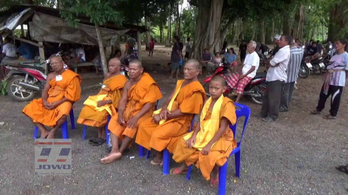 นิสัยแบบนี้ ก็ออกไป!?พระสงฆ์ ชาวบ้าน รวมพลังขับไล่เจ้าอาวาส หลังกร่าง ทำร้ายพระลูกวัด ไม่เอาชาวบ้าน