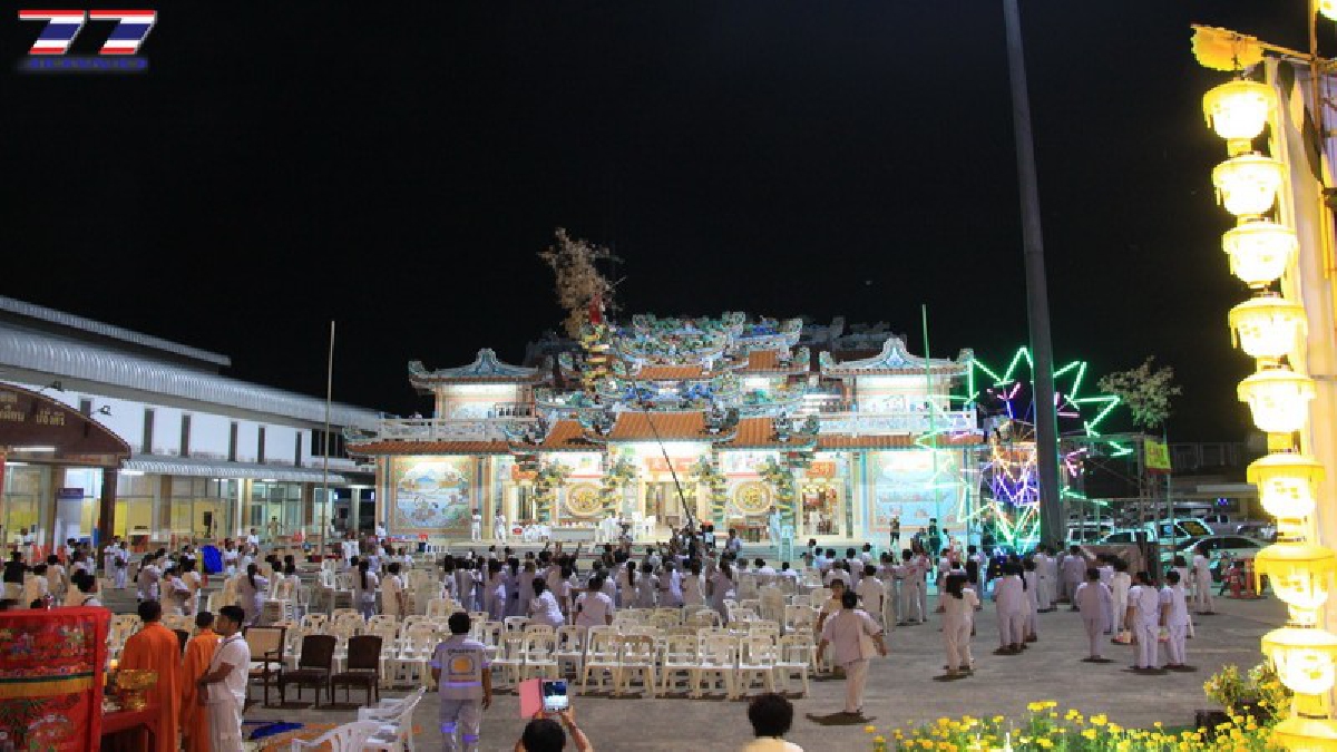 วันสุดท้ายแล้ว!! ประชาชนชาวปราจีนบุรี ร่วมส่งพระวันสุดท้าย งานประเพณีถือศีลกินผักวันสุดท้าย(ชมคลิป)