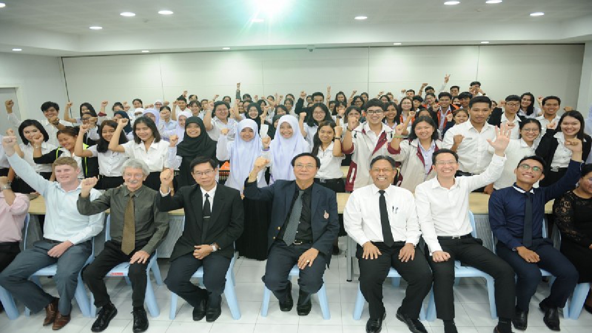 เดินหน้าพัฒนาการศึกษา!! ม.วลัยลักษณ์จัดอาจารย์ชาวต่างชาติ ติวเข้มภาษาอังกฤษเตรียมความพร้อมก่อนไปสหกิจศึกษา-เรียนต่อต่างประเทศ