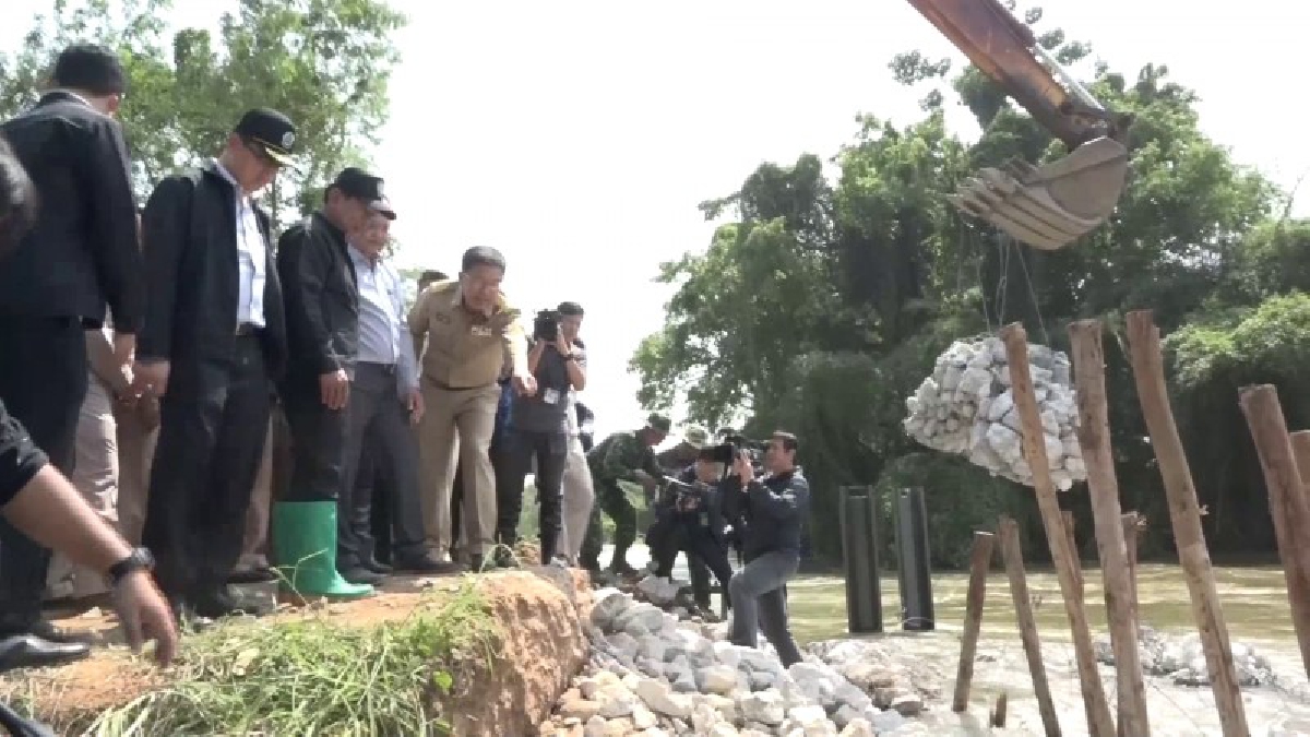 พร้อมปรับปรุงพัฒนา..!! รัฐมนตรีว่าการกระทรวงเกษตรและสหกรณ์ เตรียมใช้งบประมาณด่วนในการเสริมความแข็งแรง ของคันดินคลองชลประทาน